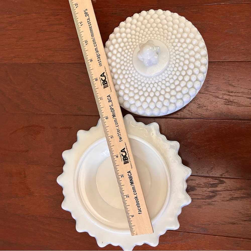 Westmoreland White American Hobnail
Milk Glass Butter/Cheese Dome
Covered Dish - Picture 7 of 9